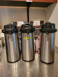 lot 18727 image: Lot of 5 Commercial Members Mark Stainless Steel Hot Beverage Dispensers