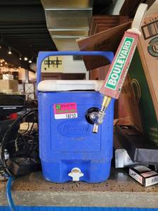 lot 18752 image: Coleman Beer Cooler