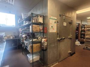 lot 18582 image: Commercial 10ft Kolpack Walk-In Cooler
