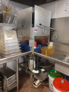 lot 18585 image: Commercial NSF American Dish Service 24in Dishwasher