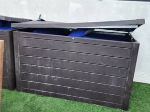 lot 29094 image: Keter Extra Large Brown Deck Box