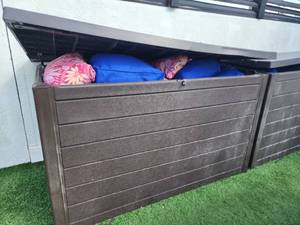 lot 29095 image: Keter Extra Large Brown Deck Box