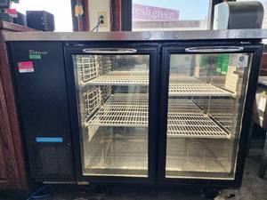 lot 29001 image: Turbo AIr Model TBB-24-48SG-N Refrigerator