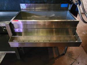 lot 18706 image: Lacrosse Stainless Steel Ice Well