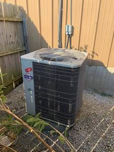 lot 32011 image: Puron Model 556ANX048000ABAA   Air Conditioning Unit