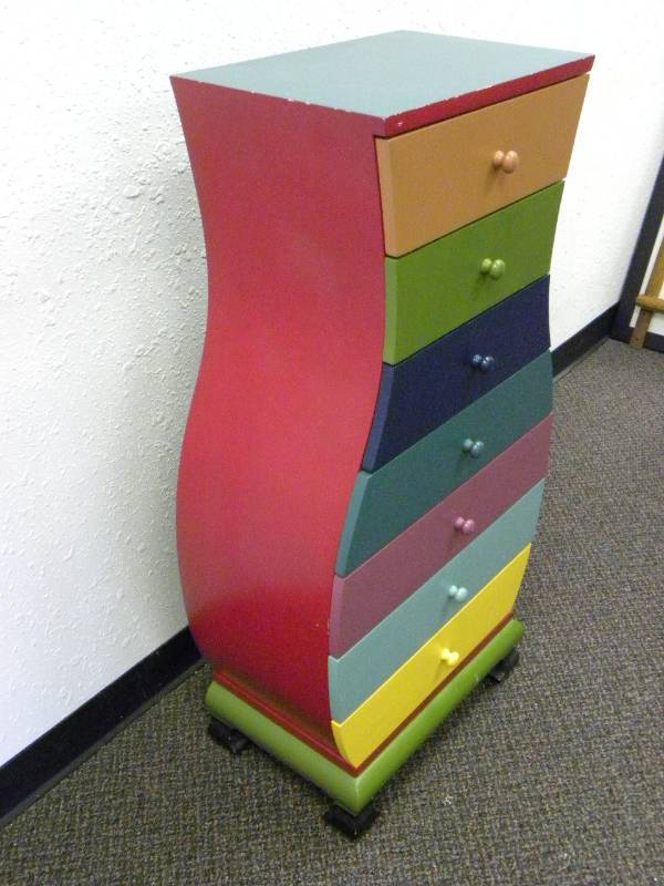 lot 7000 image: 39 x 20 x 20 Standing Hardwood Rainbow Dresser