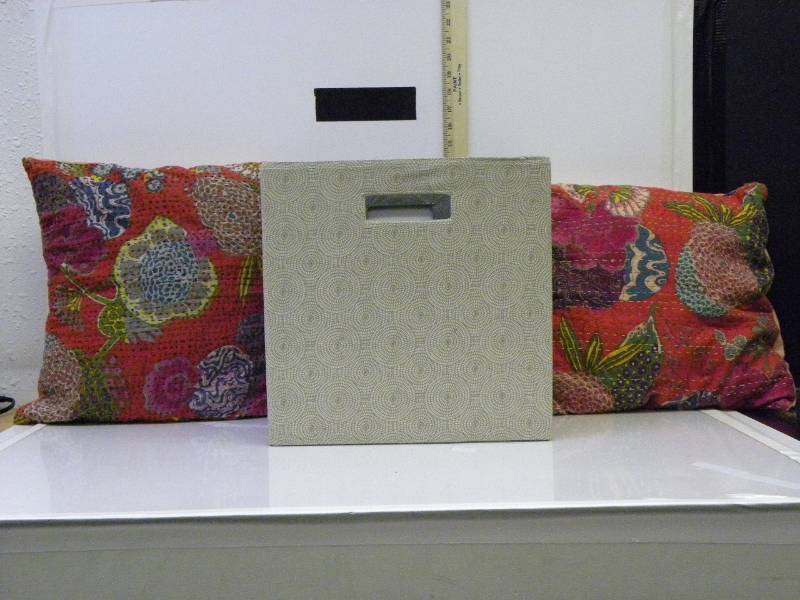 lot 7029 image: 13 All Around Cloth Storage Cube & 2 Matching Pillows.