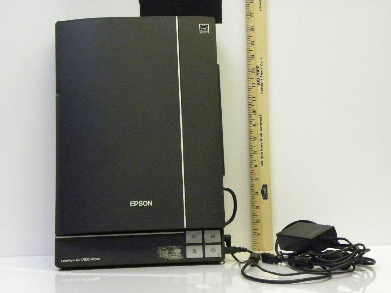 lot 7042 image: EPSON Perfection V370 Photo Scanner.