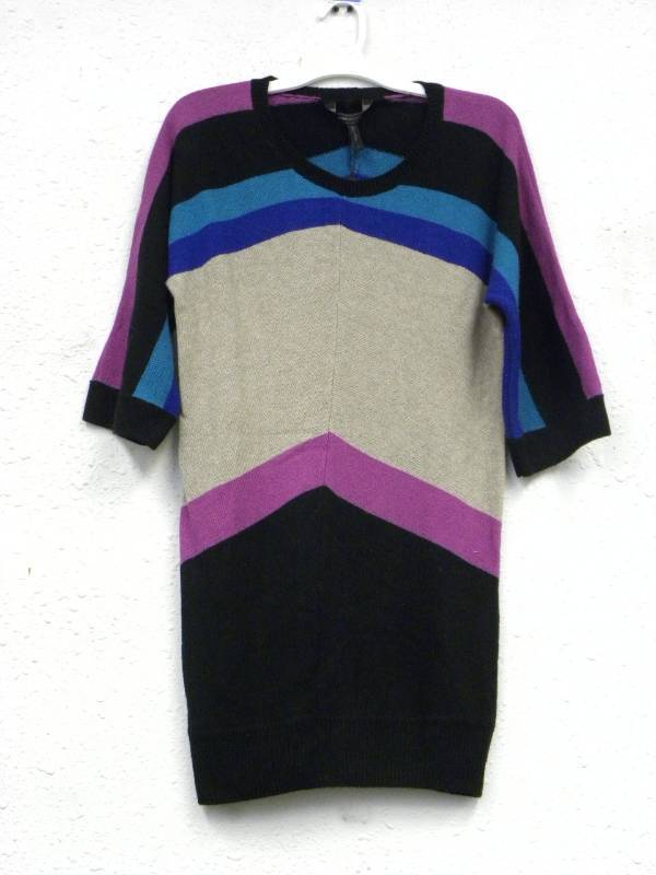 lot 7057 image: BCBG MaxAZRIA Sweater Shirt