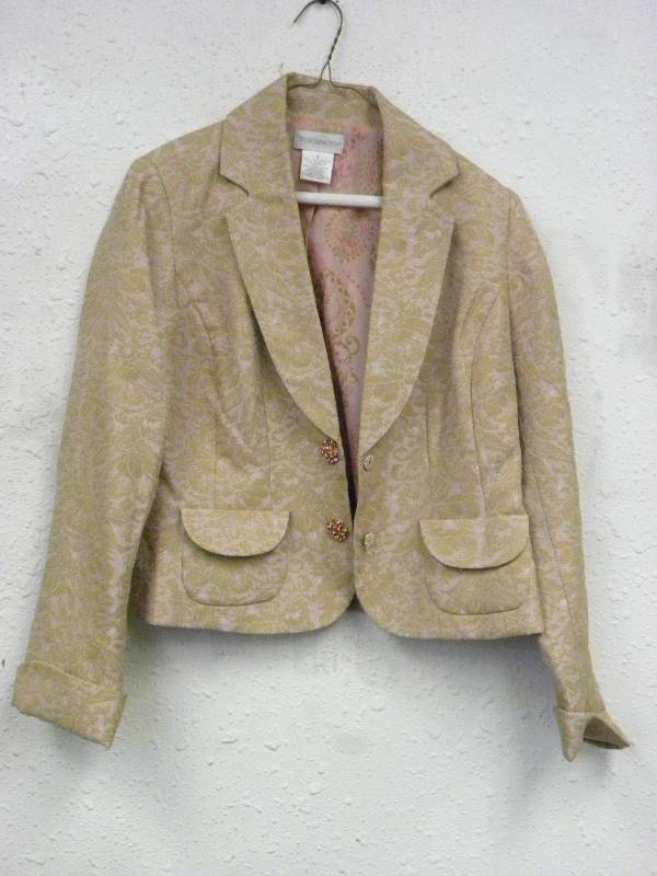 lot 7064 image: Worthington Two Button Up Jacket.