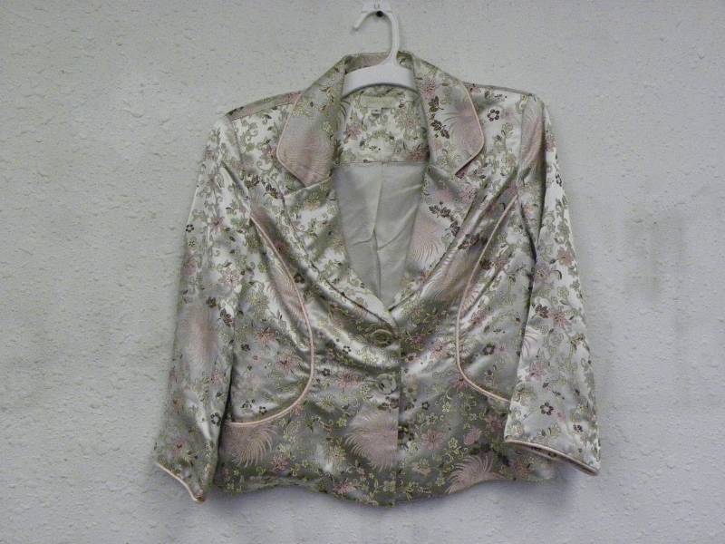 lot 7067 image: Matty M Two Button Jacket.