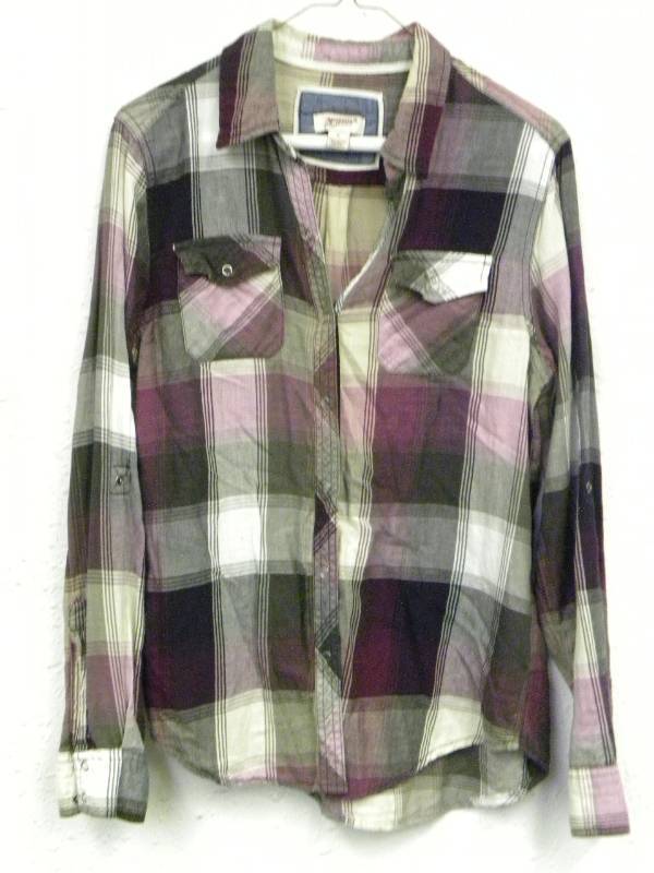 lot 7069 image: Arizona Jean Co. Long Sleeve Button Up Shirt.