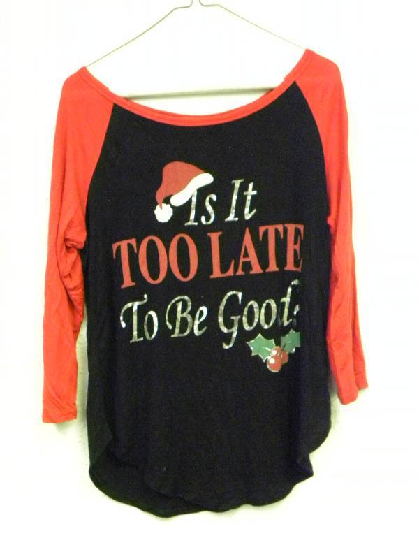 lot 7087 image: Free Kisses Fun & Festive Baseball Shirt.
