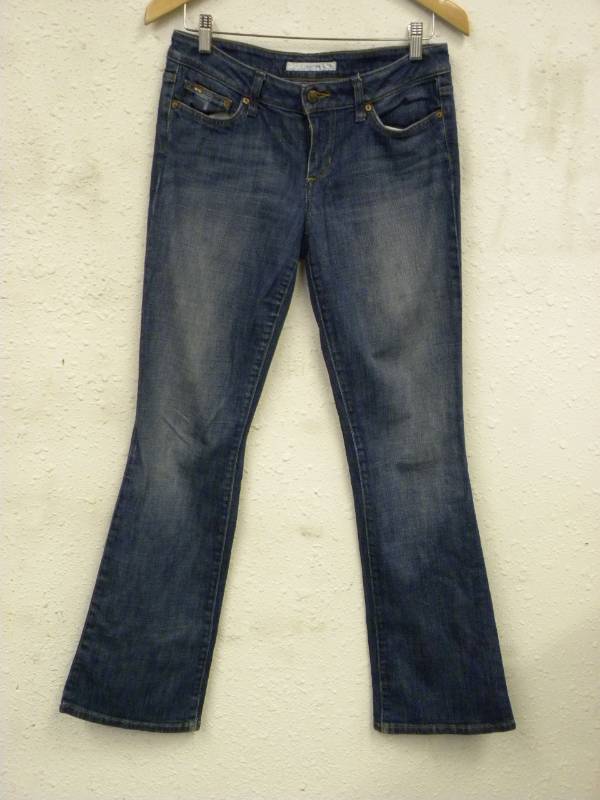 lot 7103 image: Joes JD Blue Jeans.