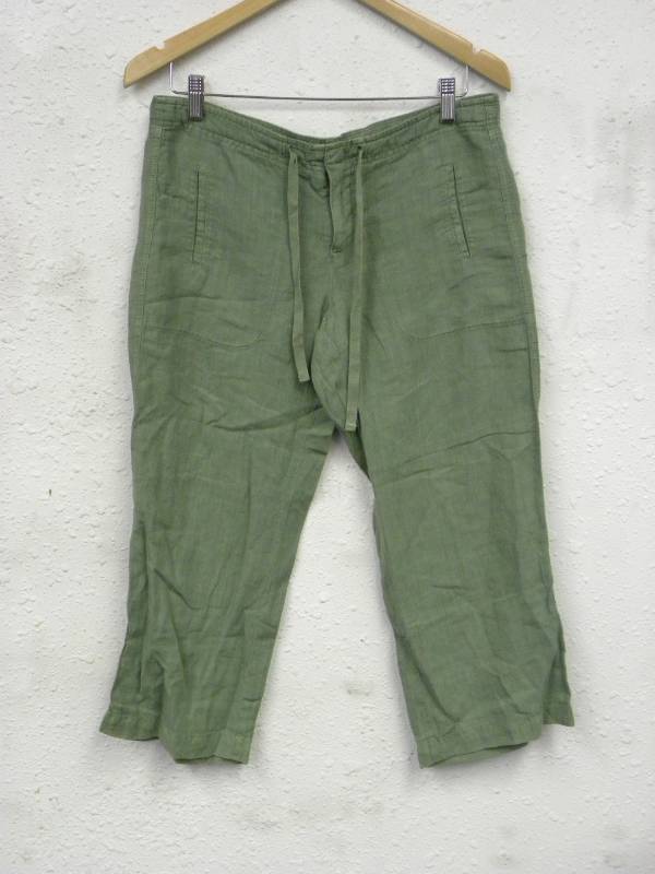 lot 7104 image: Vince Capri ShortsPants.