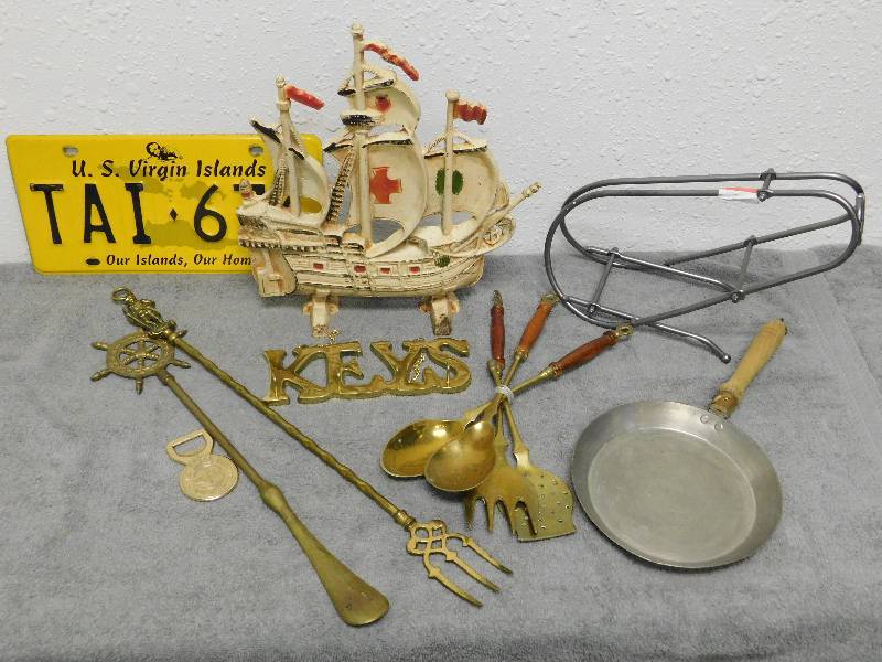 lot 7191 image: Misc. Assorted Metallic Hidden Treasures.