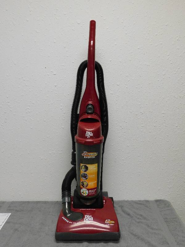 lot 7193 image: 12 Amp Dirt Devil Bagless Vacuum Cleaener