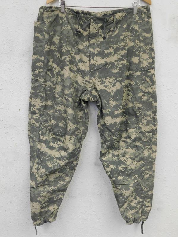 lot 7202 image: US Army Gore-Tex Trousers, Extreme ColdWet ECWCS Gen III Level 6, ADS, ACU
