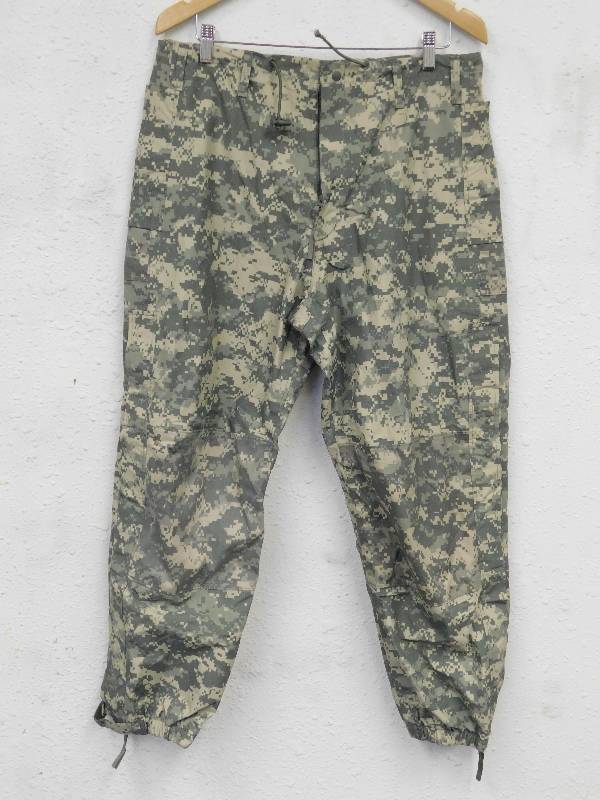 lot 7203 image: US Army Gore-Tex Trousers, Extreme ColdWet ECWCS Gen III Level 6, ADS, ACU