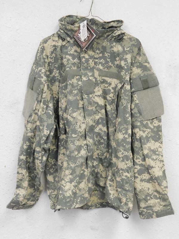 lot 7208 image: Nextec Gen III  ECWCS L5 Top C - Soft Shell Cold Weather Jacket w Hood.