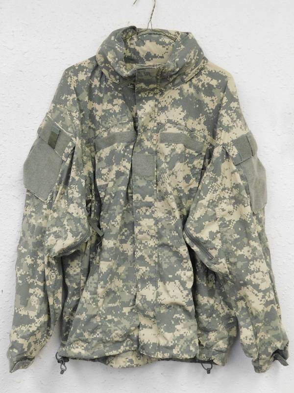 lot 7209 image: Nextec Gen III  ECWCS L5 Top C - Soft Shell Cold Weather Jacket w Hood.