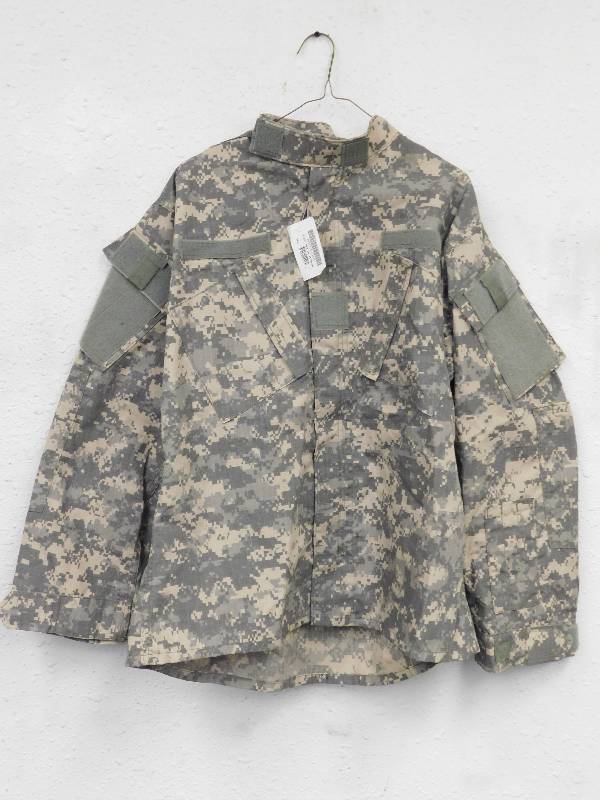 lot 7211 image: US Aremy Genuine Issue NyCo Ripstop Combat Coat, Universal Camo ACU
