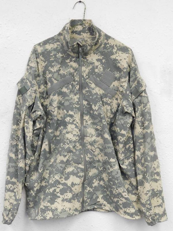 lot 7214 image: US Military GI Gen III Level 4 Wind Jacket, Universal Camo (ACU)