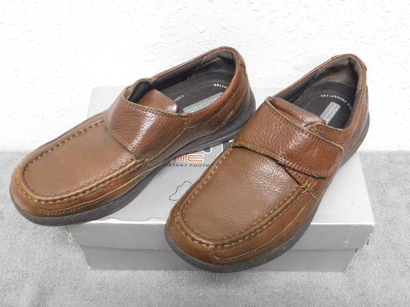 lot 7147 image: Nunn Bush Slip Resistant Leather Shoes.