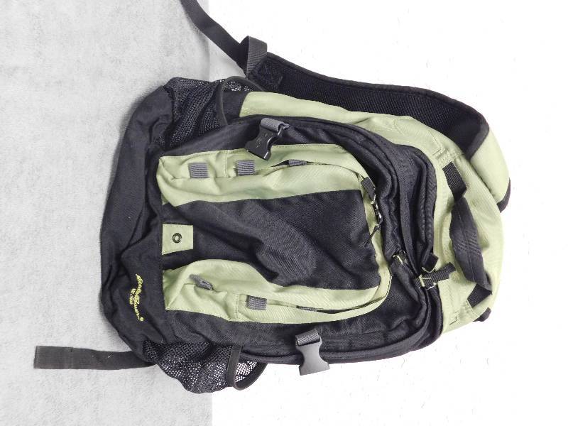 lot 7152 image: Black and Green Eddie Bower Packpack.