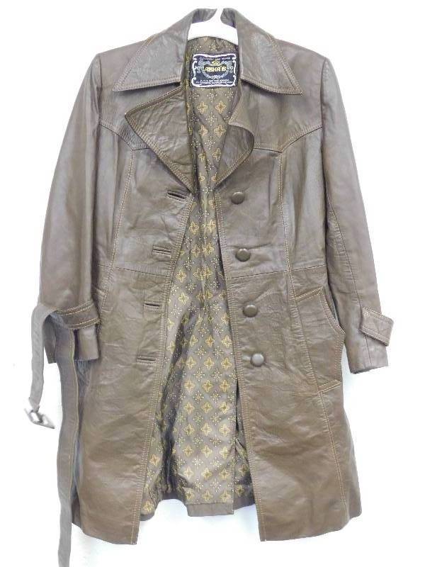 lot 7160 image: Womans Leather Jacket or Coat w Belt.