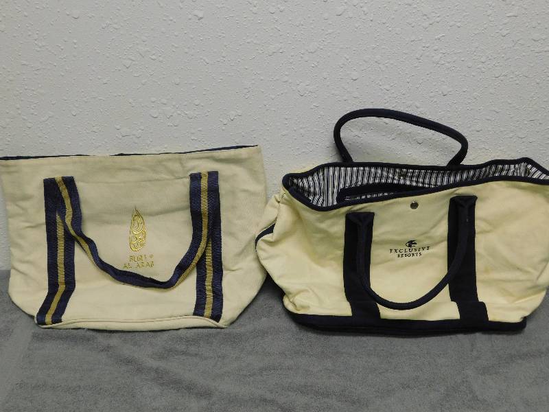 lot 7163 image: Two International Hotel Accomodation Bags