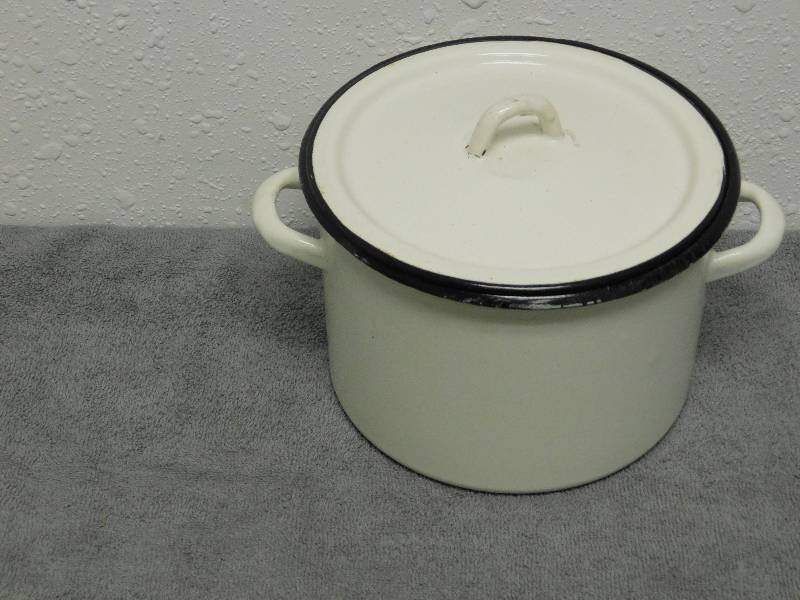 lot 7173 image: Antique Ceramic Covered Metallic Crock-Pot