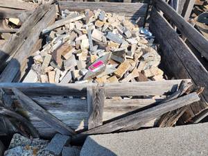lot 12028 image: Lot of Assorted Remnants Pieces of Granite