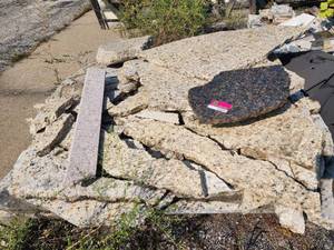lot 12031 image: Lot of Assorted Remnants Pieces of Granite