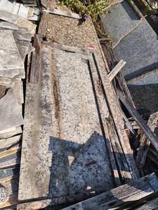 lot 12039 image: Lot of Assorted RemnantsPieces of Granite