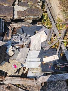 lot 12040 image: Lot of Assorted Remnants Pieces of Granite