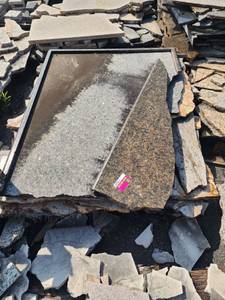 lot 12042 image: Lot of Assorted Remnants Pieces of Granite