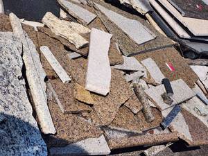 lot 12071 image: Lot of Assorted Remnants Pieces of Granite