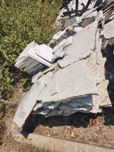 lot 12082 image: Lot of Assorted Remnants Pieces of Granite