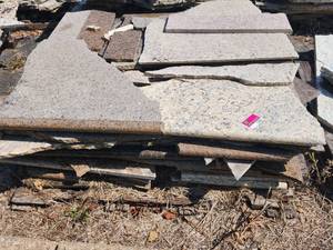 lot 12087 image: Lot of Assorted Remnants Pieces of Granite