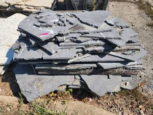 lot 12089 image: Lot of Assorted Remnants Pieces of Granite