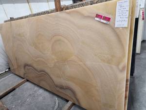 lot 3124 image: Lot of 1 Honey Translucent Onyx, Polished