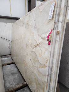lot 3137 image: Lot of 1 Slab of White Onyx Translucent, Polished