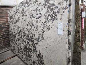 lot 3339 image: Lot of 2 Slabs of Splendo Gold Granite, Polished