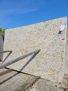 lot 9336 image: Lot of 1 Giallo Ornamental Polished Granite Slab