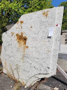 lot 7004 image: Assorted Lot of Remnants - White O.G. White Oriental Granite