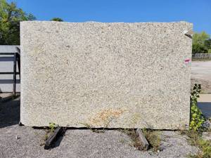 lot 7086 image: Lot of 6 Slabs of Portofino Light Granite, Polished