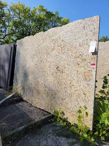 lot 7097 image: Lot of 1 Giallo Napoli Granite, Polished