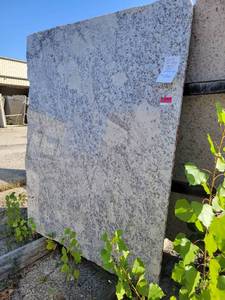 lot 7132 image: Cold Springs Granite Remnant Slab, Polished