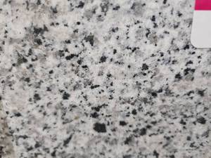 lot 5543 image: Lot of 4 Back Splash Salt and Pepper and Verde Pervima Granite, Polished